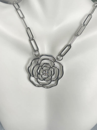 Channel Your Boujie Floral Pendant Necklace