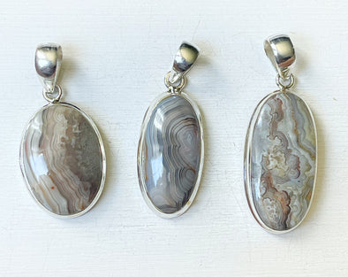 STERLING SILVER CRAZY LACE AGATE OVAL PENDANT NECKLACE